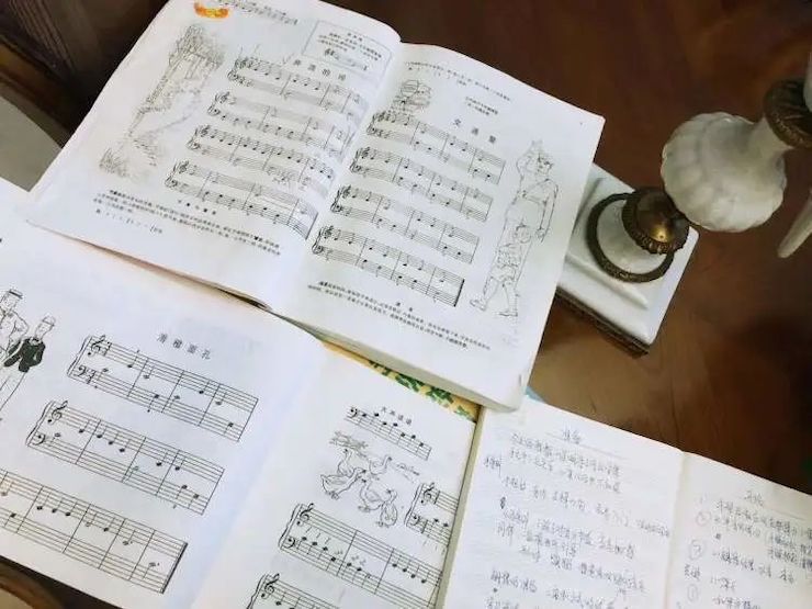宋思衡的“宅抗疫” | 挑战主播、筹集口罩、闭关作曲，这位取消了20场演出的钢琴家原来这么忙！