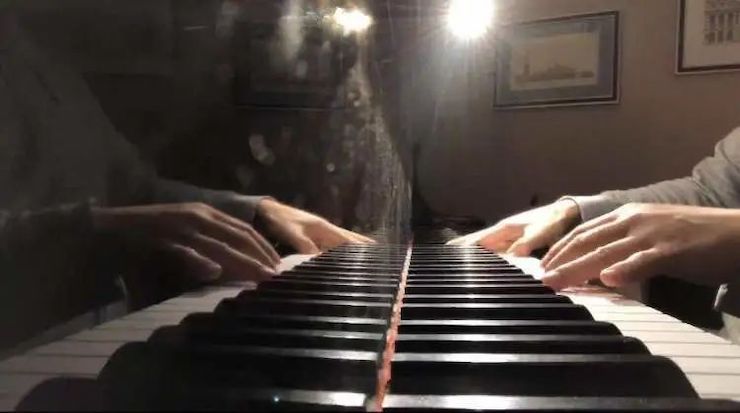 宋思衡的“宅抗疫” | 挑战主播、筹集口罩、闭关作曲，这位取消了20场演出的钢琴家原来这么忙！